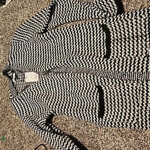 Nine West. Women's size M. Black and white cartagena long. Has 2 pockets.